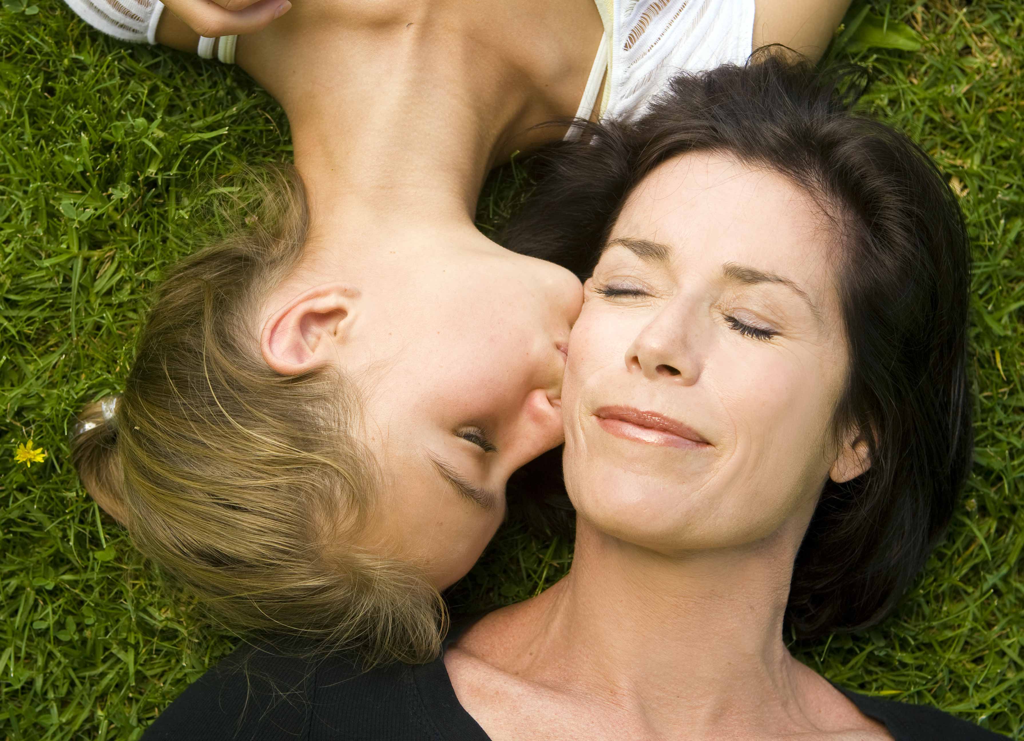 Мама и дочка лесби очень часто устраивают жаркий секс